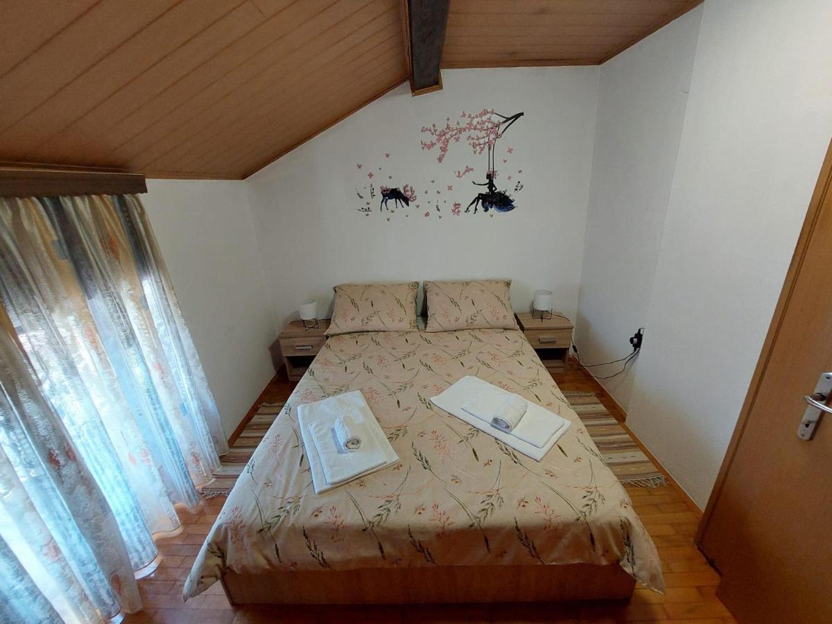 Apartment Mila With Jacuzzi Spa Pula Dış mekan fotoğraf