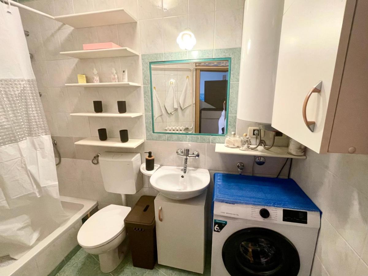 Apartment Mila With Jacuzzi Spa Pula Dış mekan fotoğraf